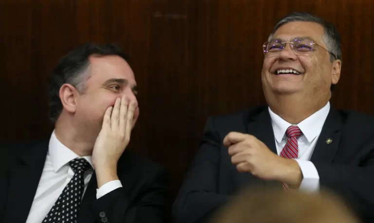 Relator projeta até 62 votos a favor de indicação de Dino ao STF; oposição lança ‘placar virtual’