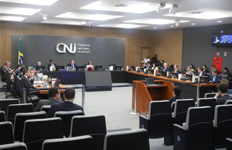 Juiz é punido pelo CNJ por ‘demora’ para libertar preso