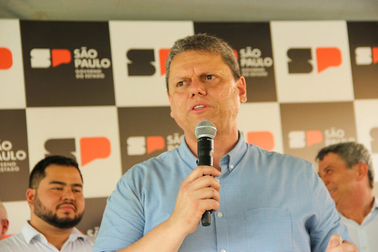 Moraes toma decisão sobre incluir Tarcísio em ‘inquérito do golpe’