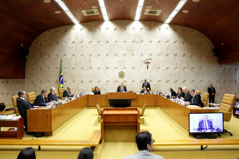 STF dá prazo de 18 meses para Congresso regulamentar ‘licença-paternidade’