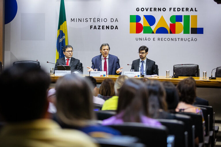 Haddad anuncia MP para tributação gradual dos ‘17 setores’ da economia