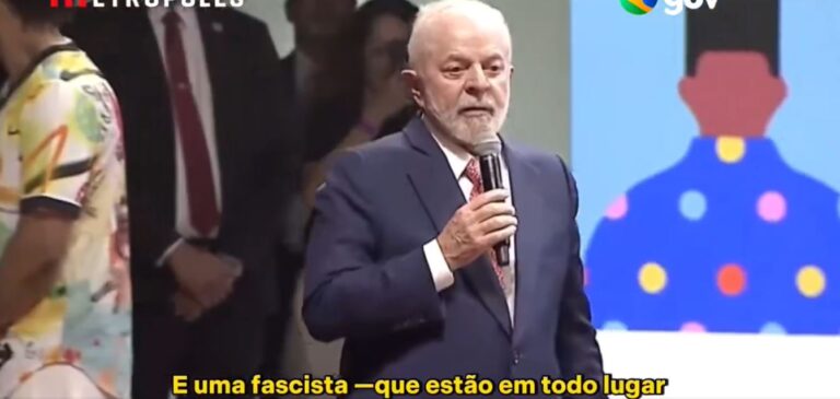 Lula chama de “fascista” mulher que abordou Dilma em 1ª classe no avião