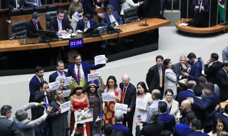 Congresso derruba veto de Lula ao ‘Marco Temporal’ das terras indígenas