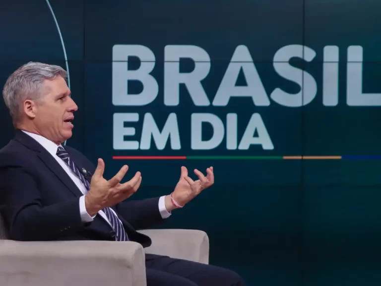 Ministro de Lula anuncia R$ 700 milhões para ‘reforma agrária’