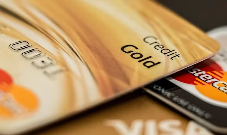 Banco Central informa que teto para rotativo vale a partir desta quarta-feira (3)