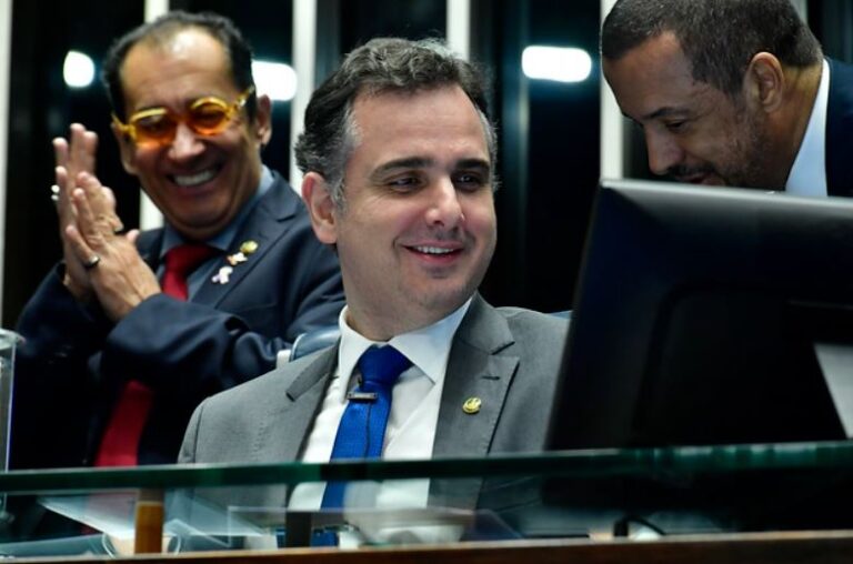 Fim da reeleição será analisada pelo Senado no início de fevereiro