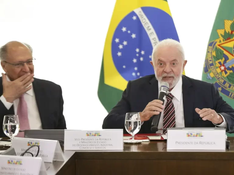 Governo Lula apresenta plano nacional para indústria com subsídio e crédito público