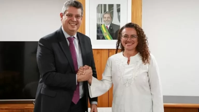 Ministro de Lula troca secretária que recusou pagar passagens para Carnaval