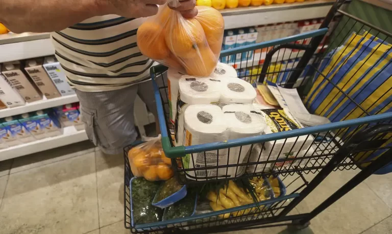IPCA encerra 2023 com alta de 4,62% (acima da meta) e 0,7% abaixo do teto