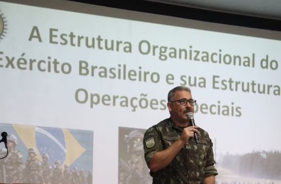 Por ordem de Moraes, militar que estava nos EUA retorna a Brasília e é preso pela PF