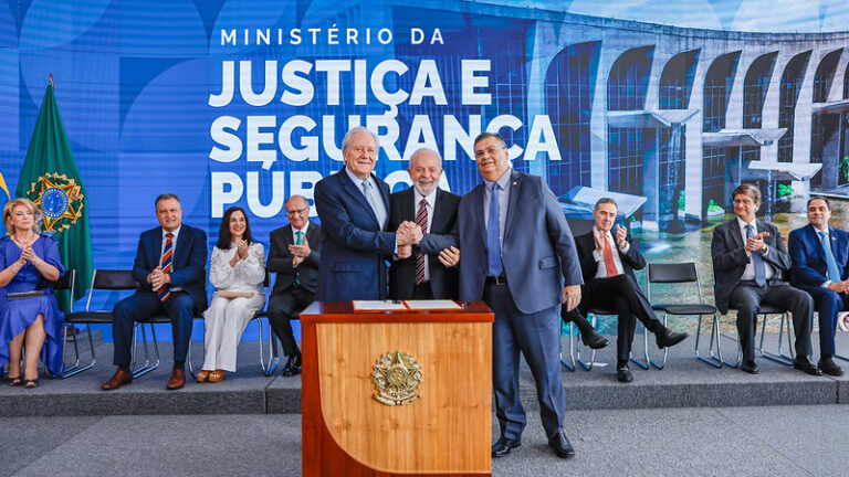 Lula diz que salário de R$ 44 mil de ministros do STF é baixo