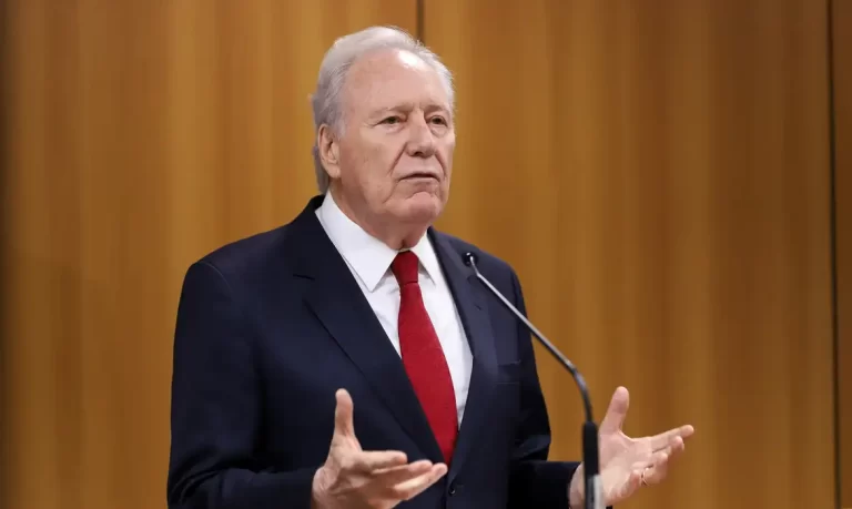 Ministro da Justiça anuncia construção de muralhas em presídios de segurança máxima
