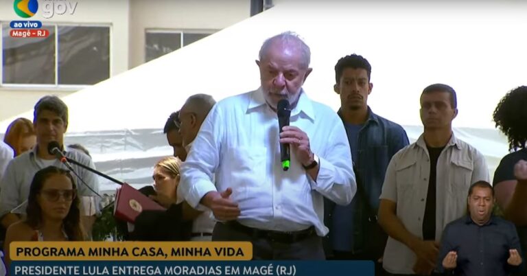 Lula diz que, no Brasil, há pessoas “que têm carro e casa sem necessidade”, enquanto outras não possuem