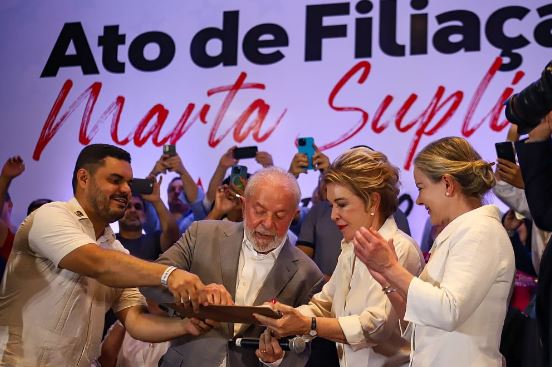 Mas já? Ala do PT pede impugnação de filiação de Marta Suplicy ao partido