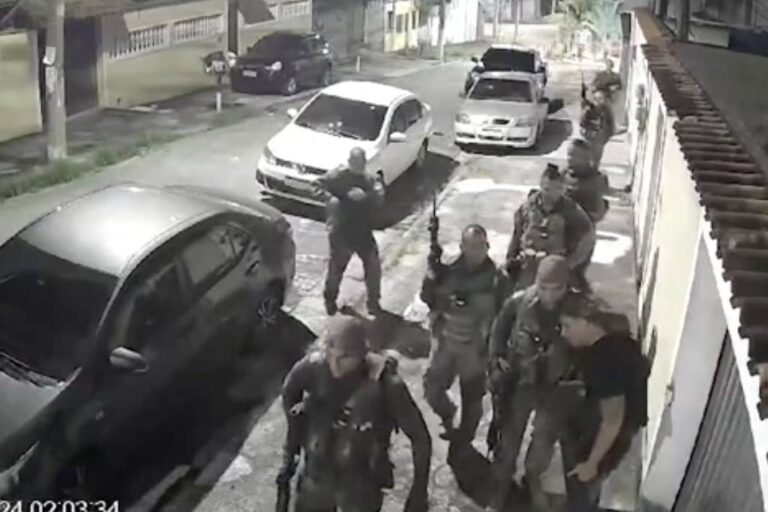 PMs trocam tiros entre si por engano em operação no Rio de Janeiro