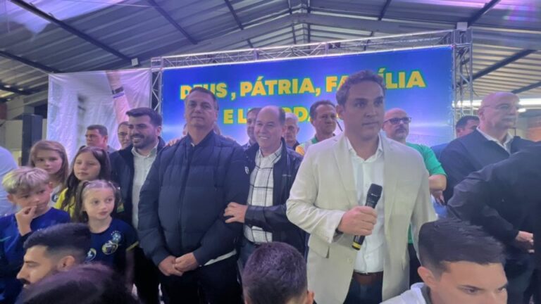 Bolsonaro participa de evento do ‘PL’ em Passo Fundo com pré-candidatos a prefeito e vereador