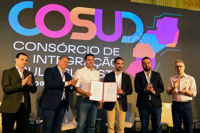 Pesquisa revela aprovação de governadores de oito Estados
