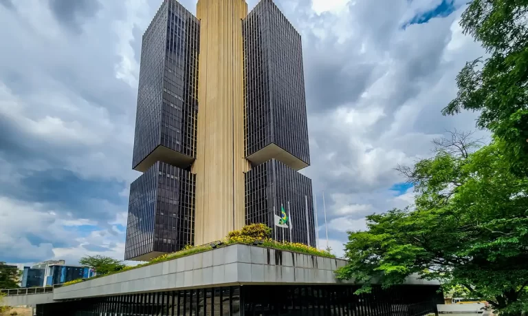 Banco Central reduz Selic