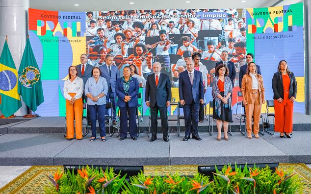 Saiba quanto o governo Lula já gastou no cartão corporativo