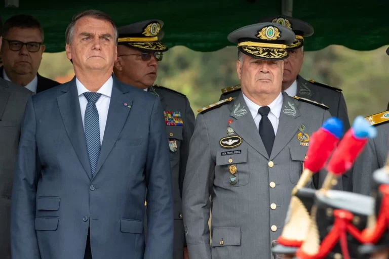 Bolsonaro fala sobre depoimento de ex-comandante Freire Gomes à PF