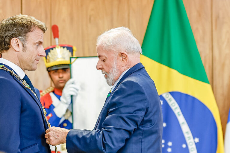 Ao lado de Macron, Lula diz que está a ‘mil quilômetros’ da Ucrânia e não é ‘obrigado’ a ter mesmo ‘nervosismo’ que povo francês
