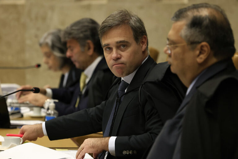 Mendonça manda retirar tornozeleira eletrônica de acusado de tráfico de drogas