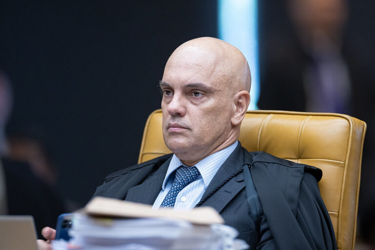 Moraes recebe carta com alerta dos EUA após bloqueio de perfis em rede social