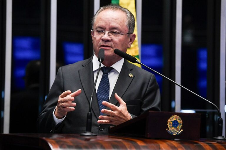 Senador denuncia multas e expulsão de moradores pobres no interior do Pará