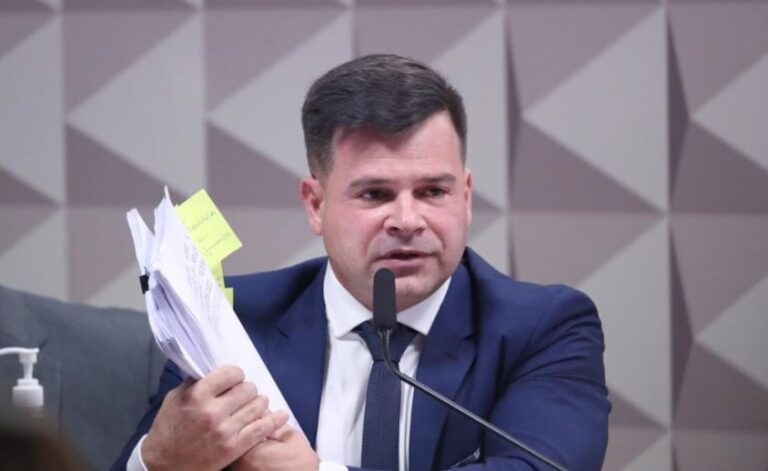 Moraes autoriza soltura de ex-diretor da PRF no governo Bolsonaro