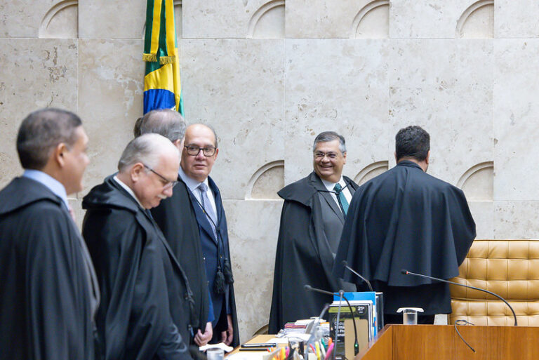 Ministro querem leitura de decisão do STF em quartéis e academias das Forças Armadas