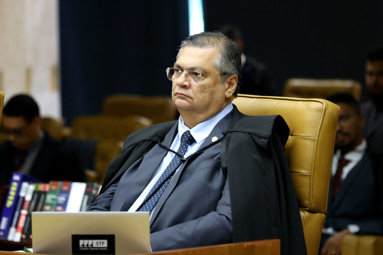 Flávio Dino suspende reintegração de posse de área no oeste da Bahia