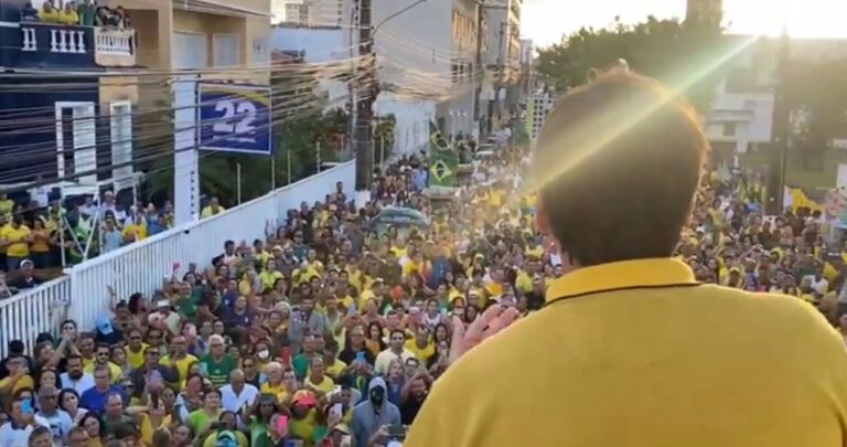 Aracajú (SE) ficou pequena com passagem de Bolsonaro
