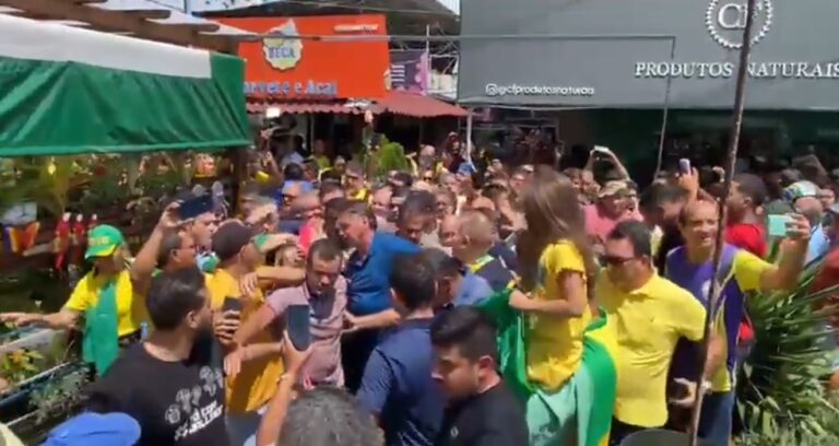 Na Paraíba, Bolsonaro dá bronca em organização que não garantiu entrada de manifestantes em aeroporto