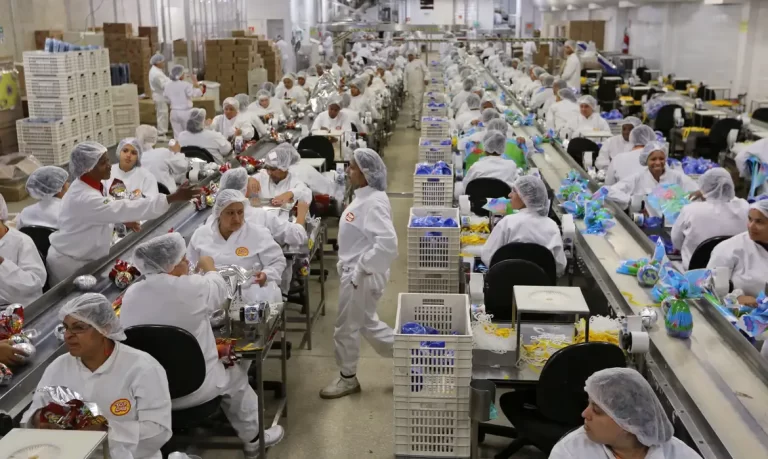 Produção da indústria recua pelo 2º mês seguido