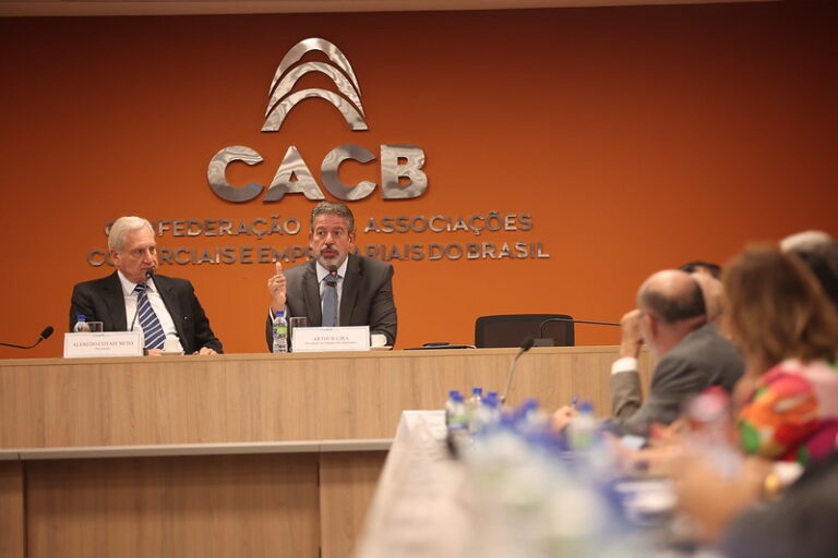Arthur Lira alerta Ministro do Trabalho sobre imposto sindical: “não tem respaldo”
