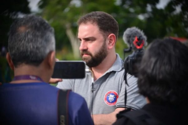 Filho de Lula é acusado de agressões físicas e psicológicas por companheira: ‘Levei cotovelada na barriga’