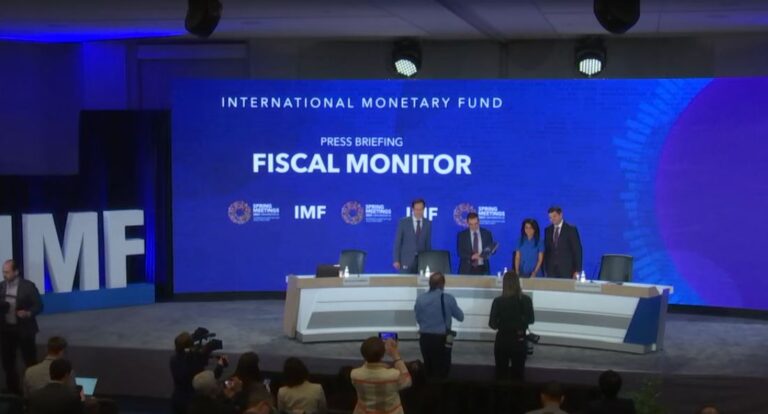 FMI piora projeção de déficit do Brasil para 2024 e 2025