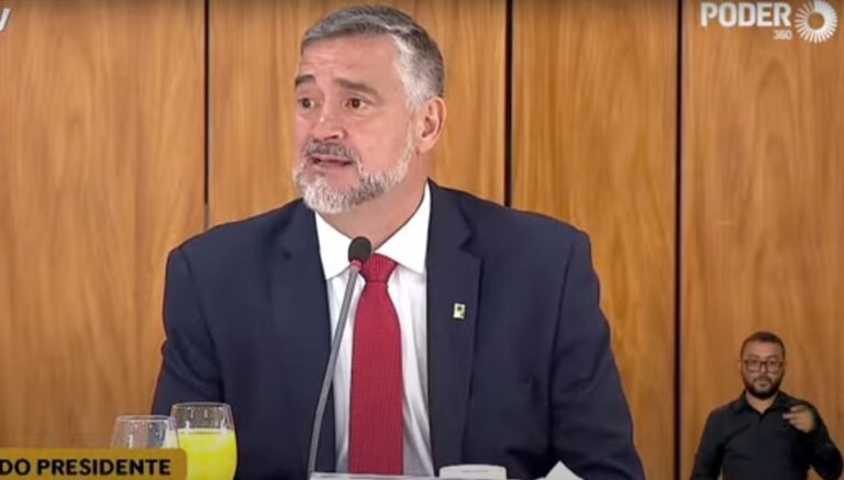 Foi “brincadeira, recurso de retórica”
