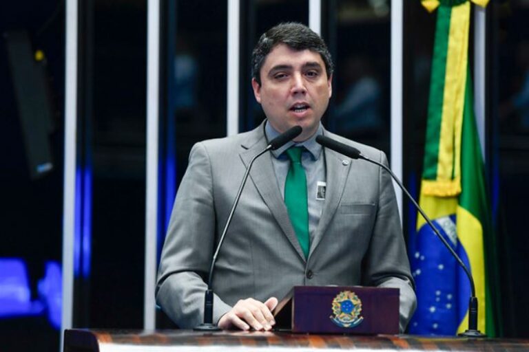 Justiça afasta presidente do Conselho da Petrobras do cargo