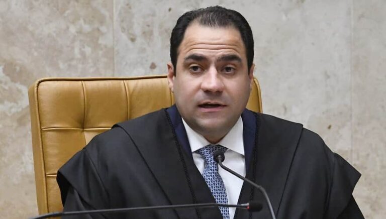 OAB contesta multa imposta por Moraes a advogado de Daniel Silveira