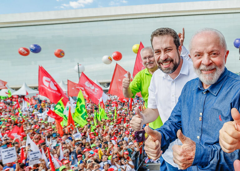 Lula faz pedido de votos para Boulos no 1º de Maio; oposição promete acionar Justiça Eleitoral