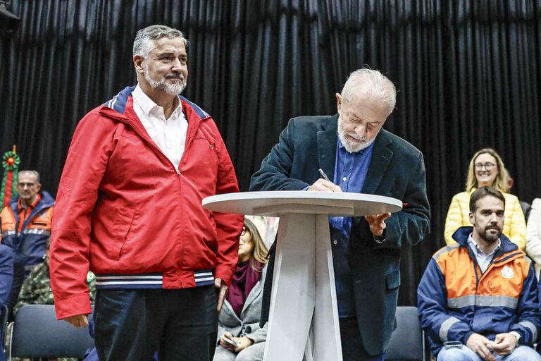 Eduardo Leite (PSDB) vê tentativa de Lula (PT) em criar governo paralelo no RS