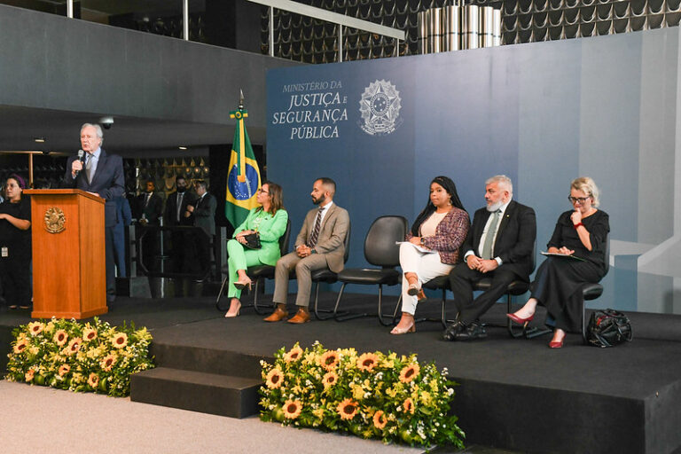 Ministro da Justiça comemora resultado das audiências de custódia: “muita gente que não precisava ser presa estava sendo”