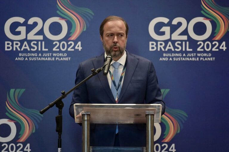 Ministro de Lula reclama que “Guiana está chupando de canudinho riqueza do Brasil”