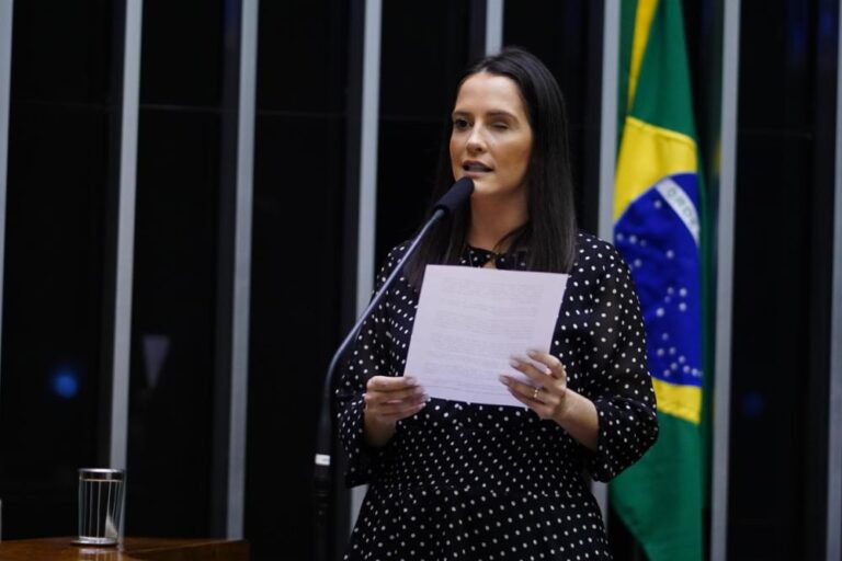 Deputada Amália Barros, vice-presidente do ‘PL Mulher’, morre aos 39 anos em São Paulo