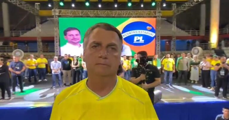Ex-presidente Bolsonaro tem alta em hospital de Manaus