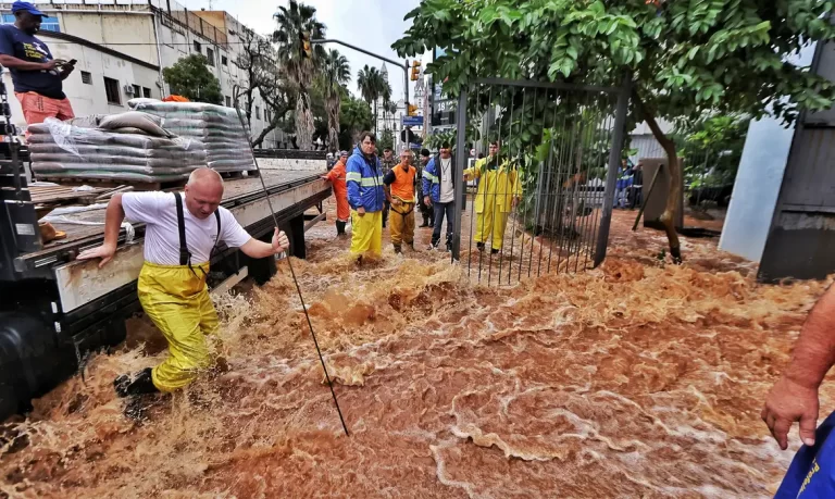 Chuvas afetam 781 mil pessoas no RS; mortes sobem para 75
