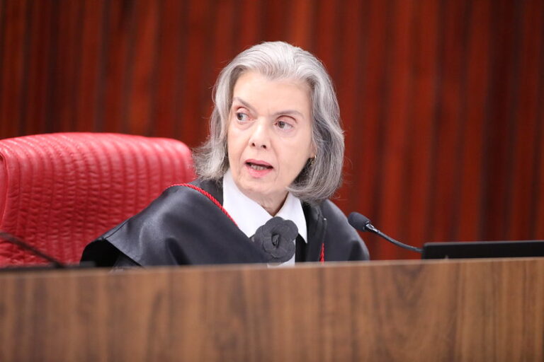 Cármem Lúcia deixa presidência do TSE; Saiba mais