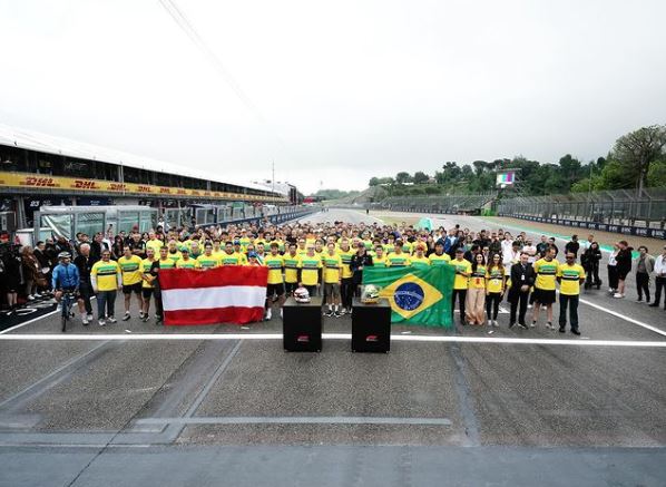 F1: pilotos homenageiam Senna em Ímola, na Itália