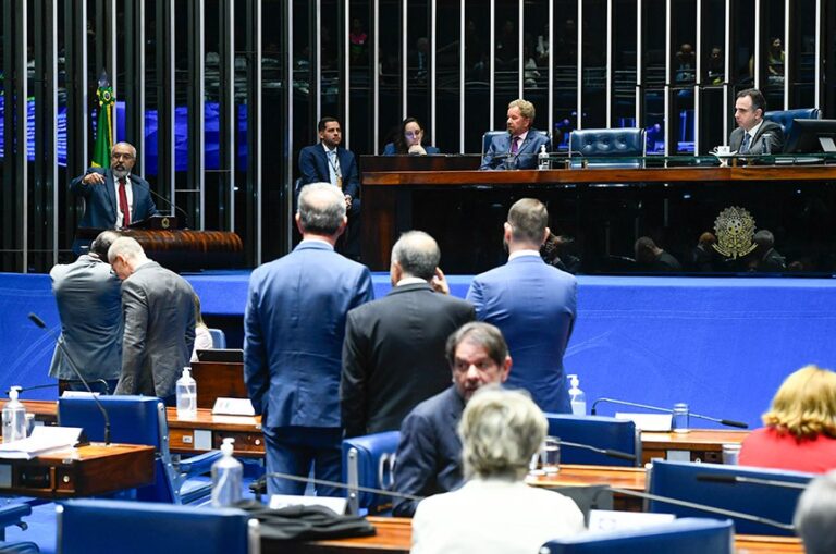 Senado aprova projeto que permite ajuda fora da meta fiscal ao RS